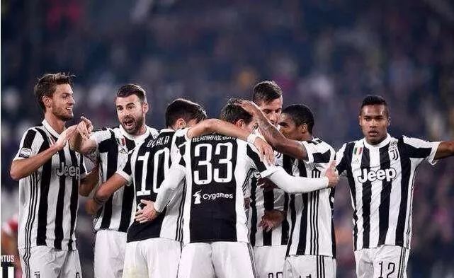 齐达内与蒯纪闻共同现身上海交大出席活动，现场教学马赛回旋