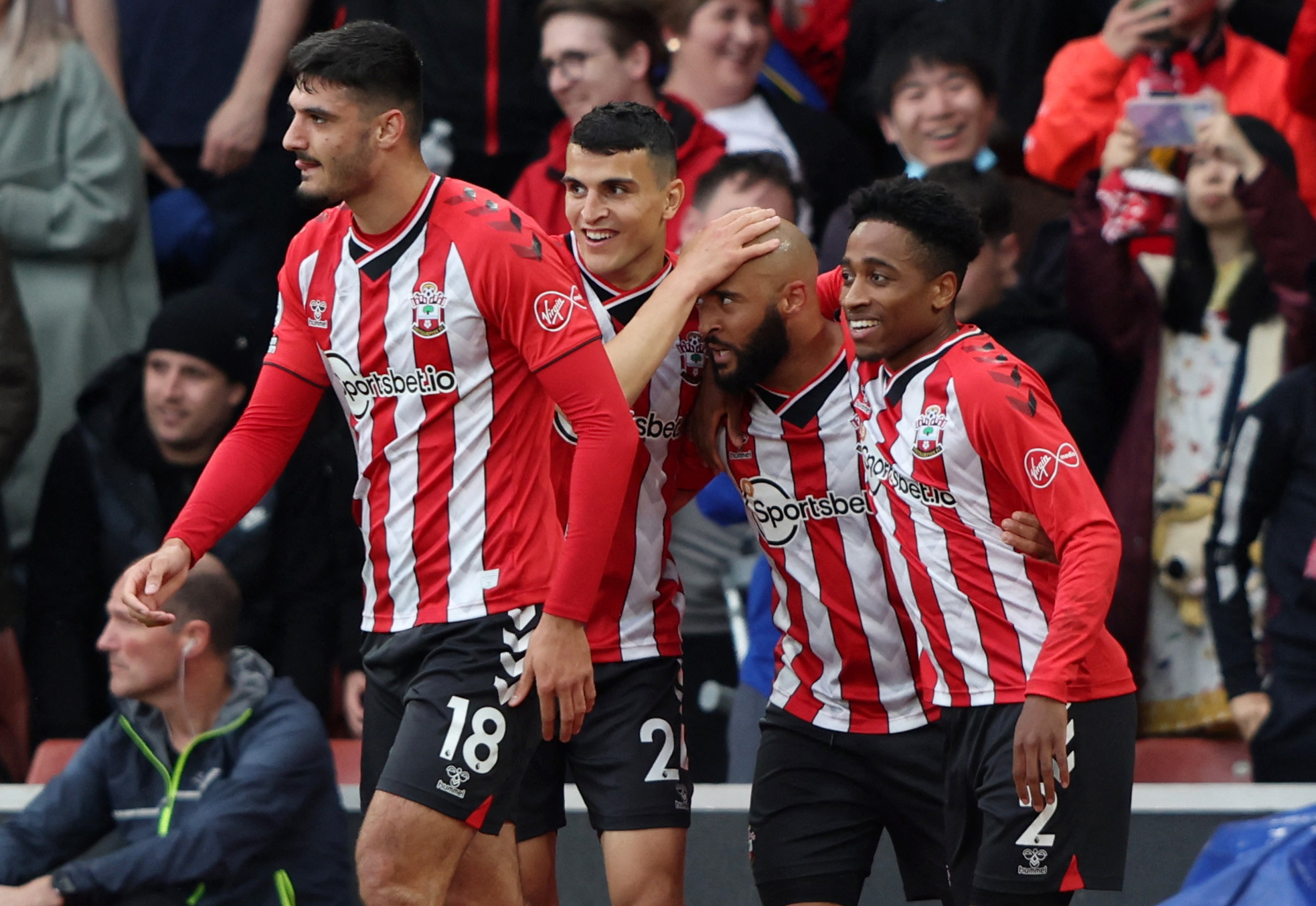 踢球者：巴斯克斯背伤恢复缓慢，理想情况下月底可以复出