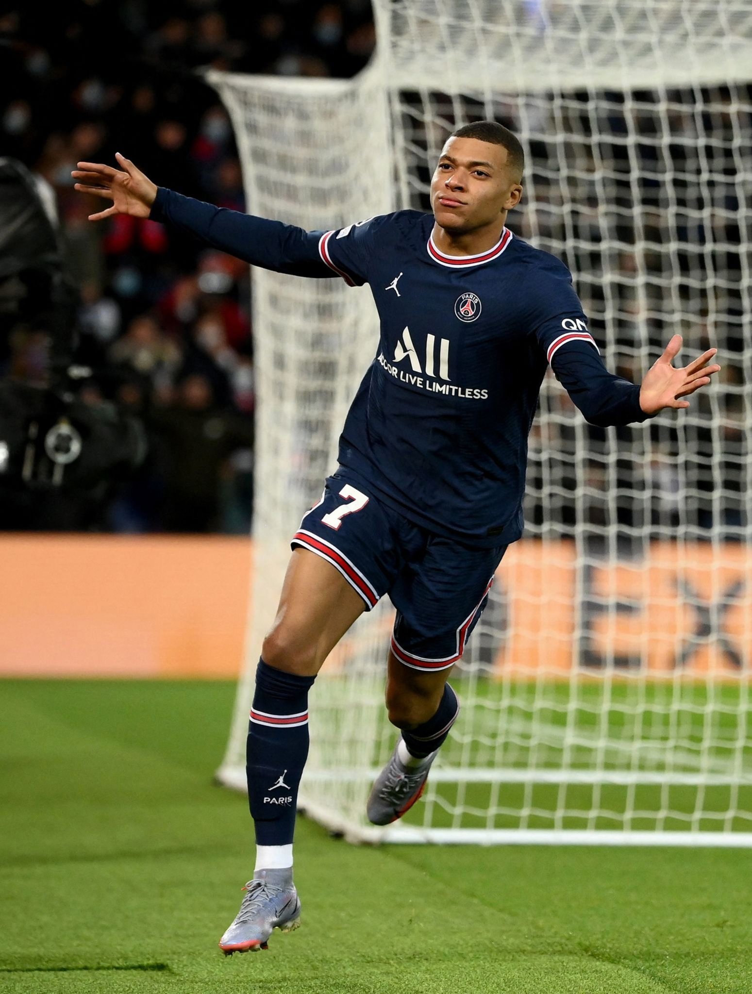 贾府球员努里心脏骤停后留下后遗症，家人：他现在能表达情绪