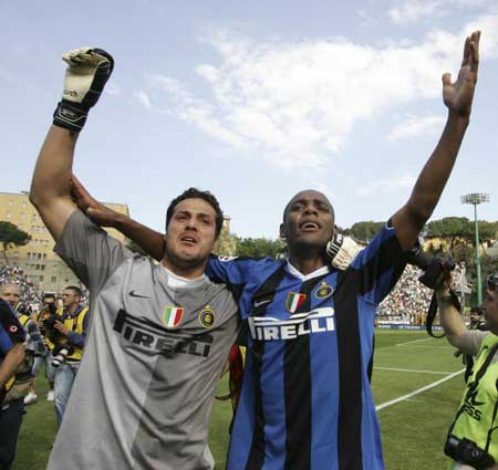 记者：河南已经向阿奇姆彭提供续约合同