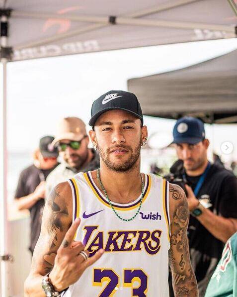 NBA焦点战：勇士主场逆转掘金,