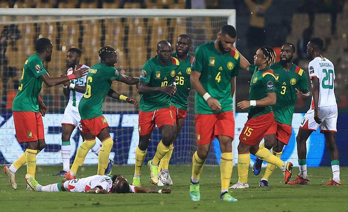 曼联迎战狼队，我真担心被惹毛的阿莫林，会帮利物浦解套！