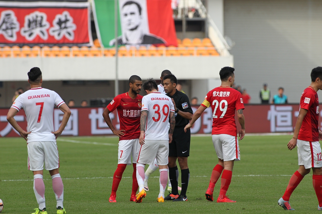 温哥华白浪公布下赛季阵容：已行使合同选项，与穆勒续约一年