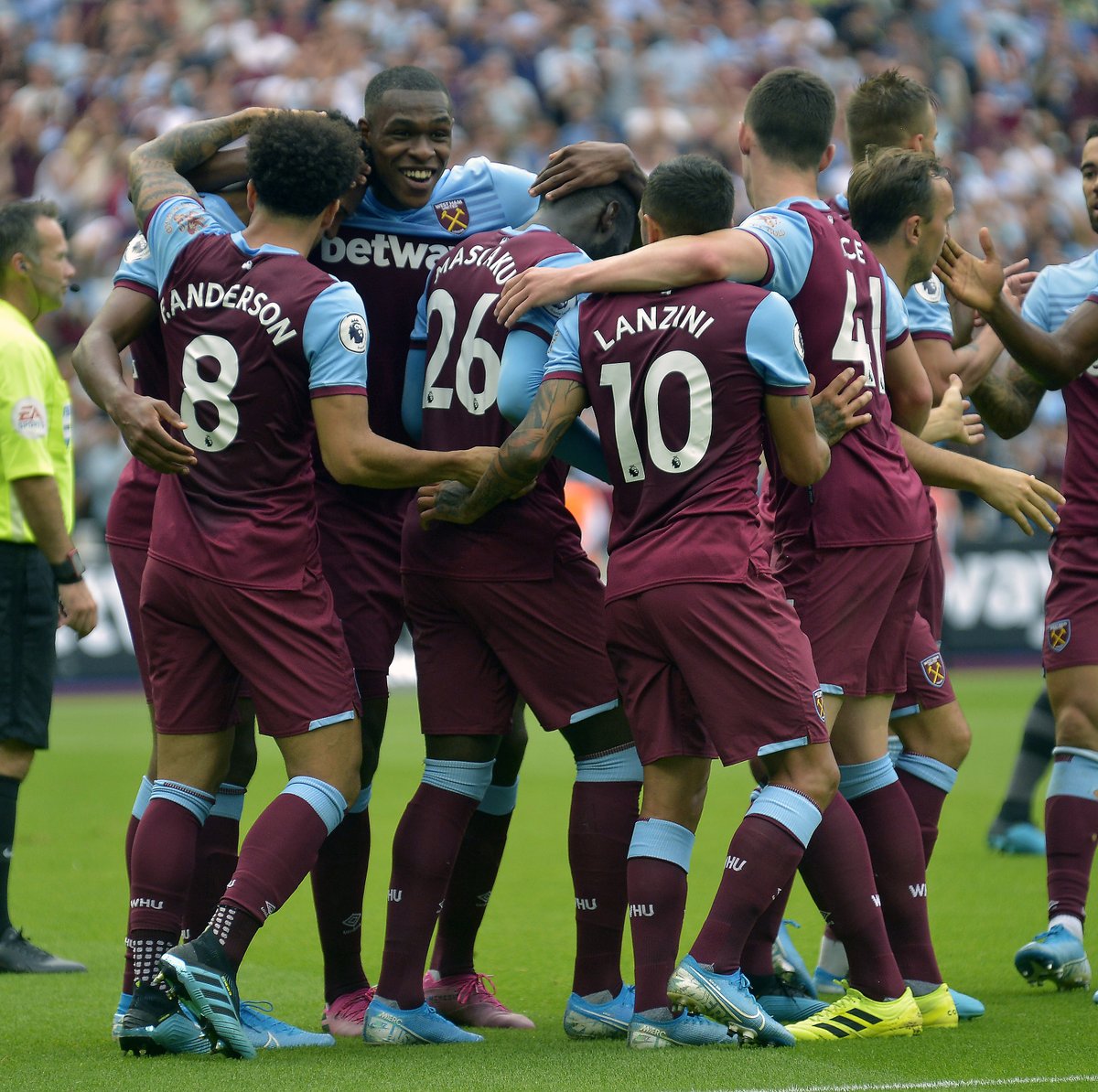 3连胜仅丢1球！奥纳纳获土超10月最佳，直言要赢更多荣誉